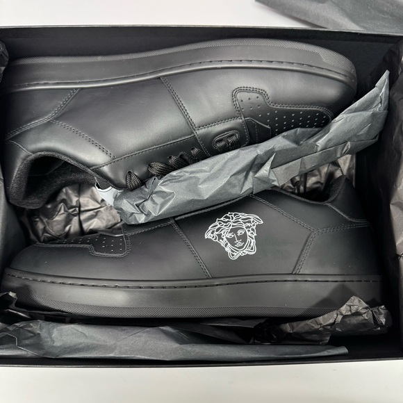 🔥$850 NIB AUTH VERSACE MEDUSA SNEAKERS - Picture 13 of 15